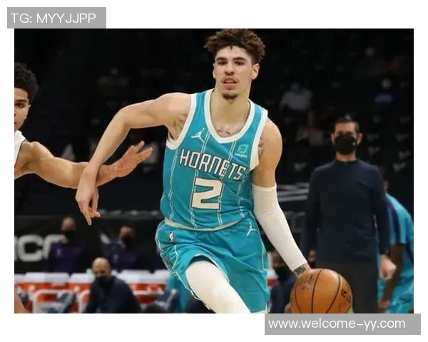 黄蜂主帅称赞三球防守表现认为其拼劲能激励全队士气 黄蜂主帅称赞三球防守表现认为其拼劲能激励全队士气